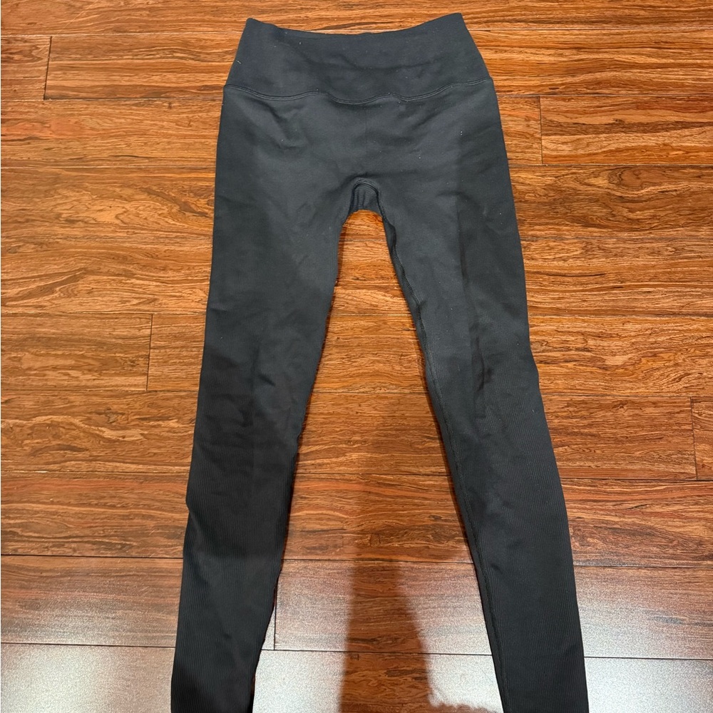 ALO Yoga Black Ribbed leggings